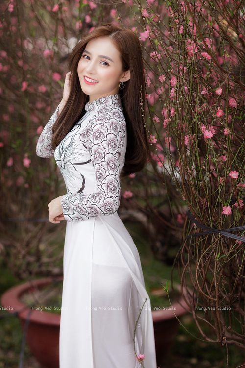 新秀表现震惊联盟,天赋横扫全场,新秀第一阵容