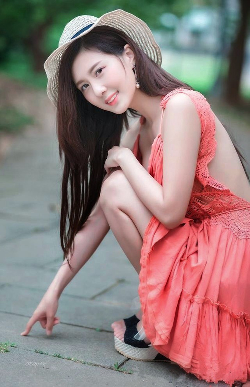 争分夺秒！比赛节奏紧张，胜利前途未卜，比赛争夺的十分猛烈病句